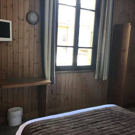 Des Lacs Otel