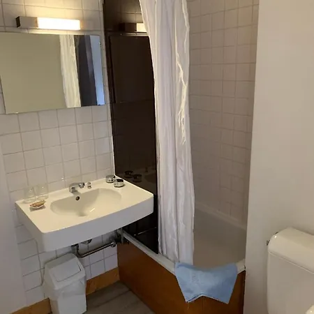 Des Lacs Hotel 2*